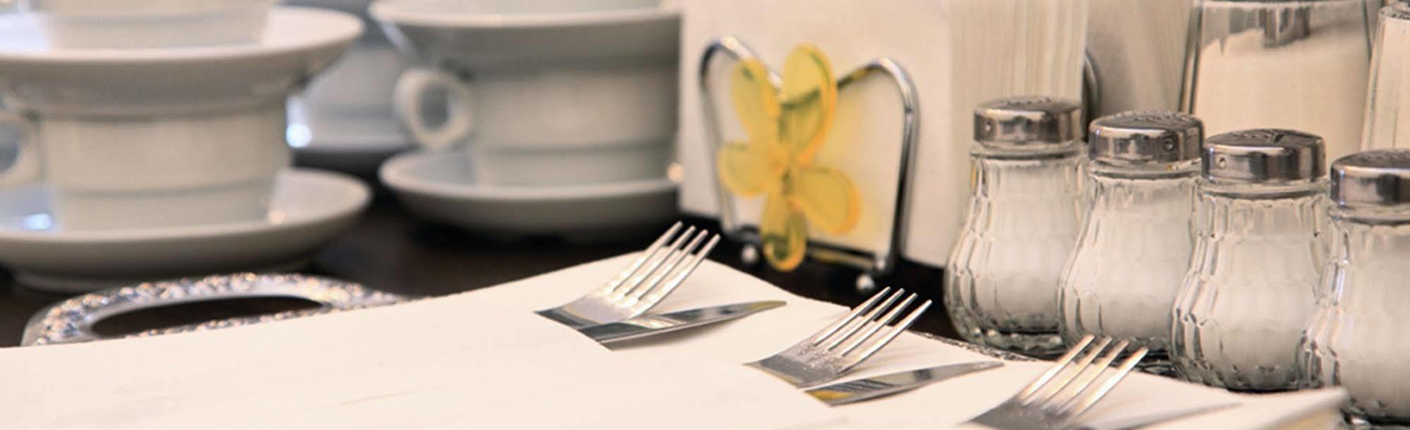 Gasthuis Hotel-pension Cortina 2*